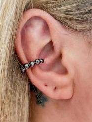 Ear clip bolinhas delicado regulável piercing fake
