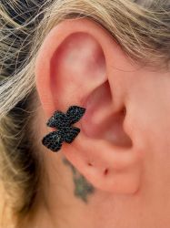 Ear clip formato laço pedras micro zircônias cravejadas
